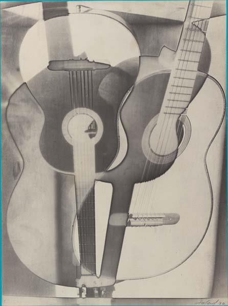 Composition Aux Guitares, 1932 - Maurice Tabard