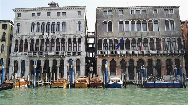 Ca’ Loredan and Ca’ Farsetti, Venice, Italy, c.1250 - Arquitectura románica