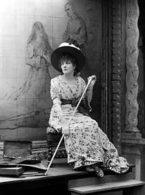 Sarah Bernhardt as Floria Tosca in Sardou's Play 'La Tosca' ( act 1) - Надар