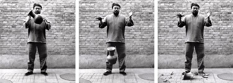 Dropping a Han Dynasty Urn, 1995 - Ай Вэйвэй