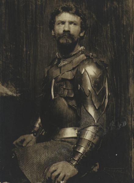 Self Portrait in Armor, 1898 - Френк Юджін